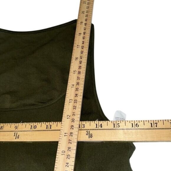 DSG Olive Green Ribbed Tank Top XL Nylon/Spandex Scoop Neck Stretch Athletic Wea - Picture 7 of 7